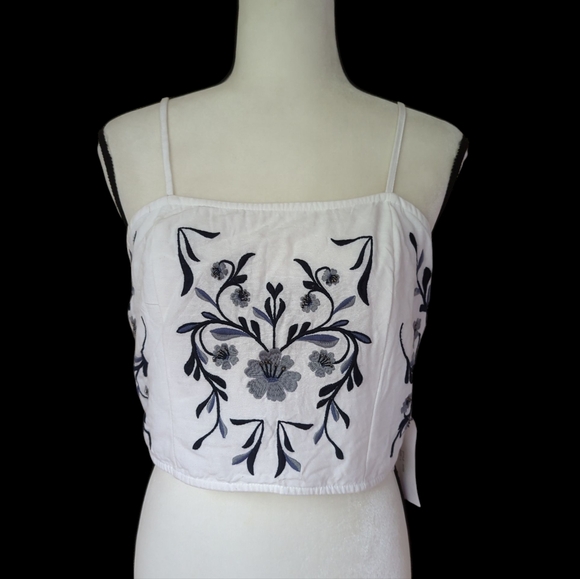 NEW Midnight Sky Linen Blend Embellished Floral Smocked Crop Top L White Blue - Picture 3 of 16